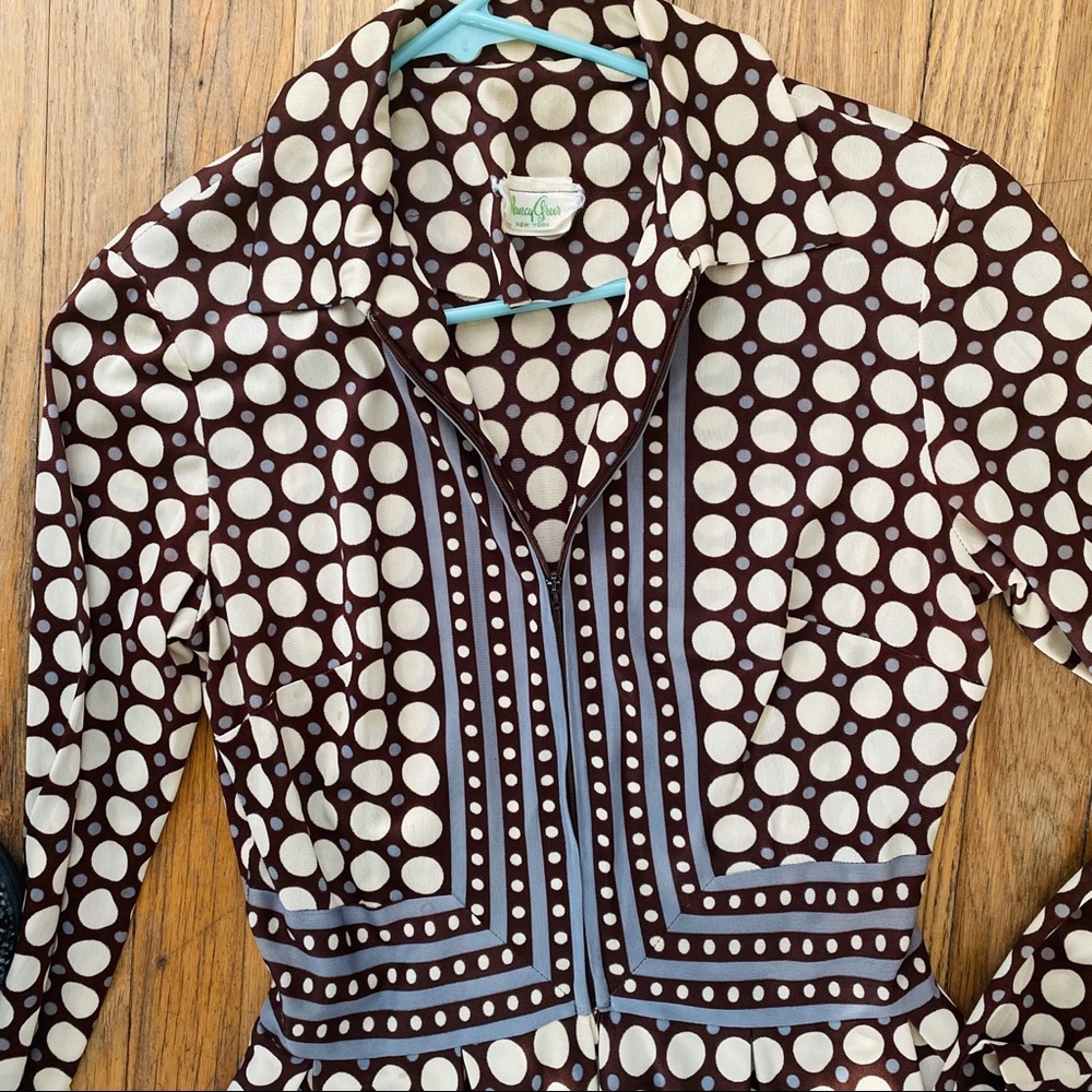 Vintage 70s polka dot zip collar dress